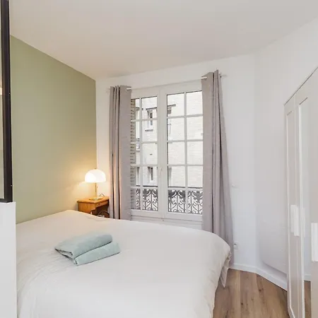 Very Nice Studio For 2 People In Paris *
